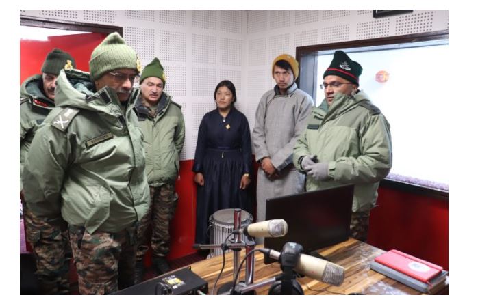 'सेना ने लद्दाख में सामुदायिक रेडियो स्टेशन लॉन्च किया | '